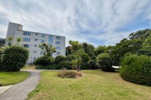 2, Marine Court, Pendennis Road, Falmouth TR11 4NH