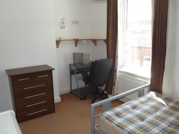 4 bed House Share to rent Image 7