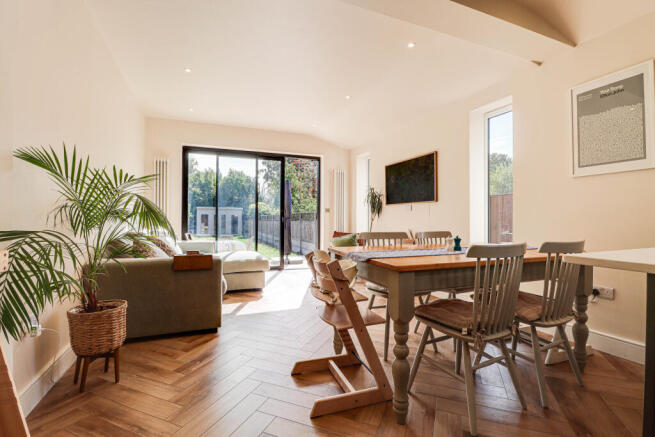 Kitchen/dining