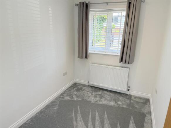 4 bed Semi-Detached for sale Image 11
