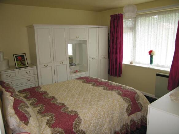 bronfield bedroom 1.
