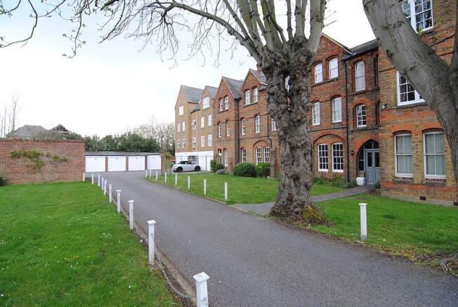 spacious 2 bedroom a