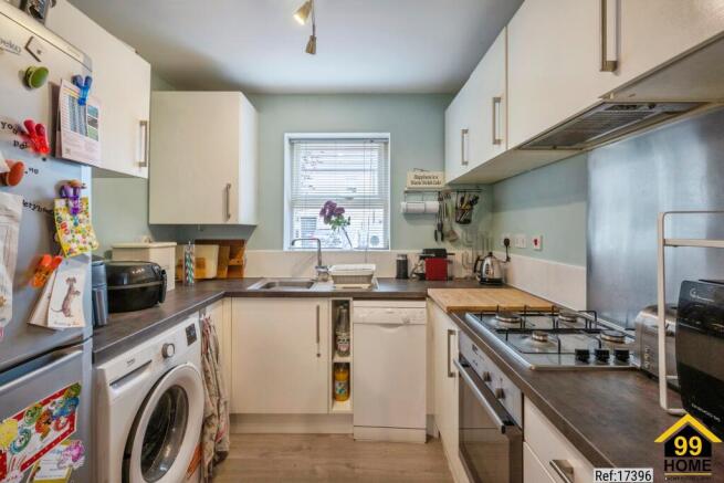 2 bed Semi-Detached for sale Image 8