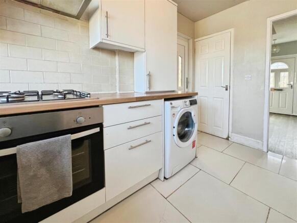 3 bed Semi-Detached for sale Image 10