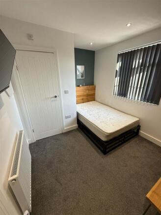 WhatsApp Image 2025-03-28 at 15.54.03_aefc438a.jpg