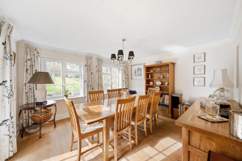 Elmfield Way, Sanderstead, CR2