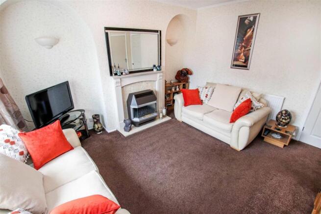 BAY FRONTED LOUNGE