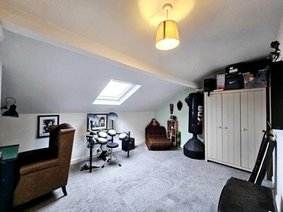 3 bed Terraced for sale Image 12