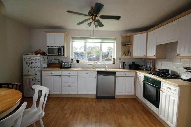 Kitchen/ Break...
