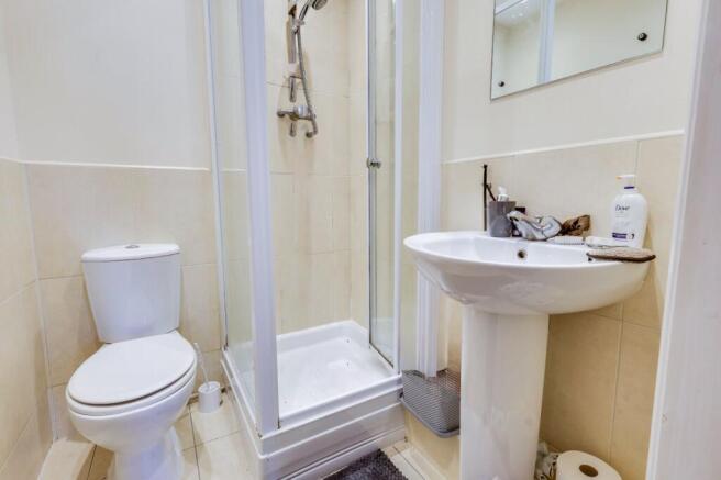 2 bed Flat for sale Image 10