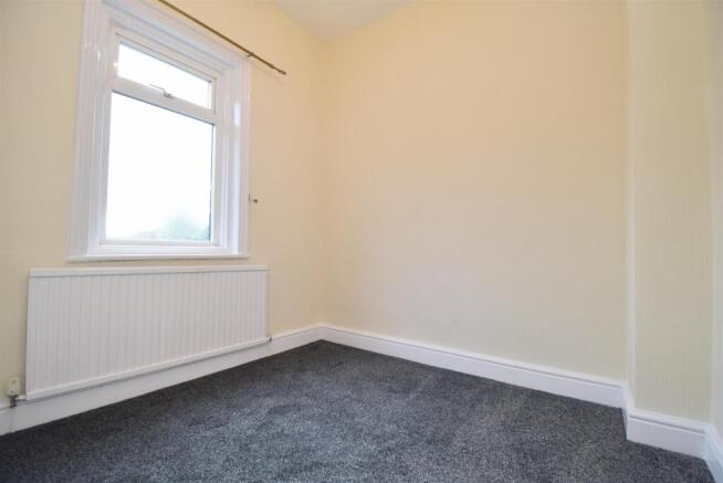2 bed Terraced to rent Image 9