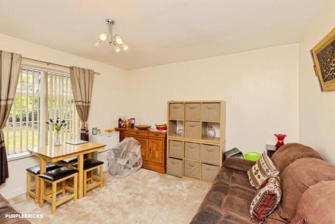 4 bed Semi-Detached for sale Image 6