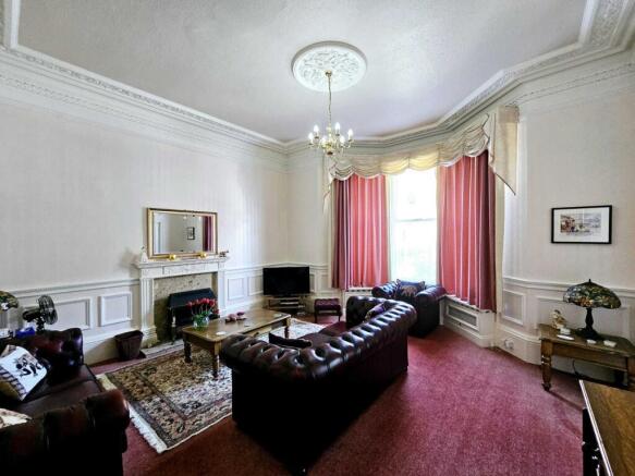 2 bed Flat for sale Image 4