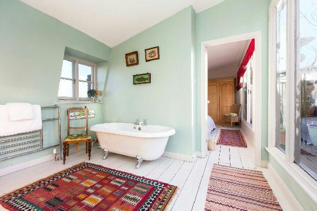 En Suite Bathroom