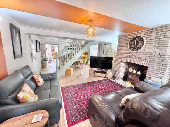 Lounge/ Dining Area