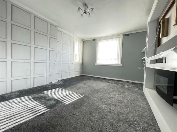 Lounge 1.JPEG