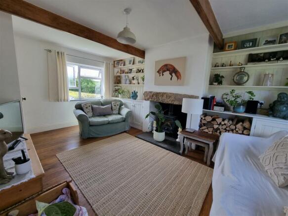 Living room 3.jpg