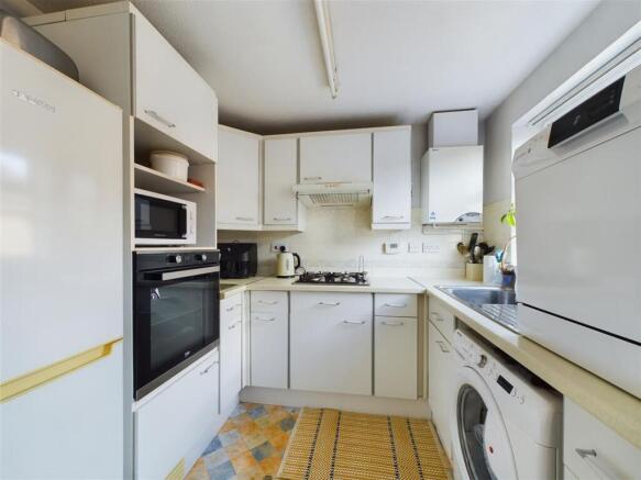 2 bed Semi-Detached Bungalow for sale Image 6