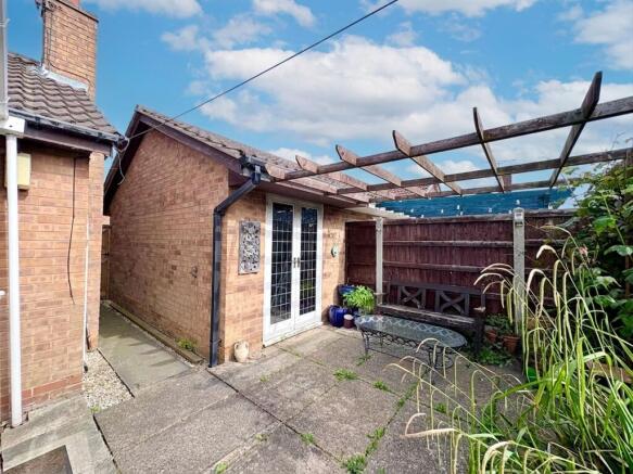 2 bed Semi-Detached Bungalow for sale Image 10