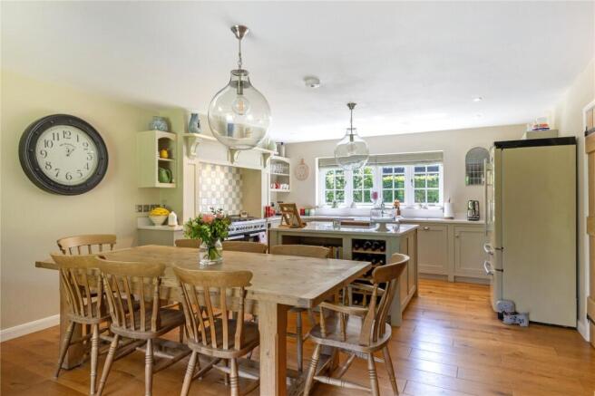 Kitchen Dining Area