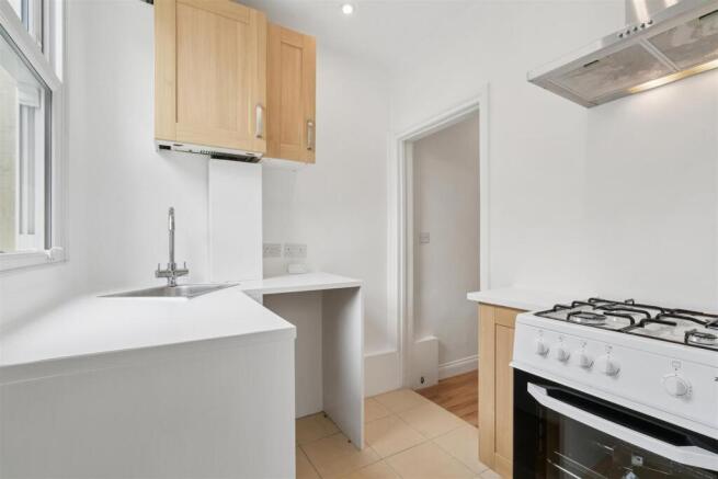 44a Khartoum road SW17 0HZ kitchen 2.jpg