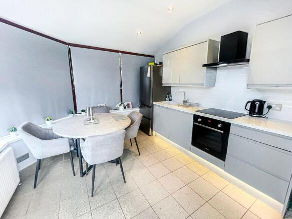 2 bed Semi-Detached for sale Image 4