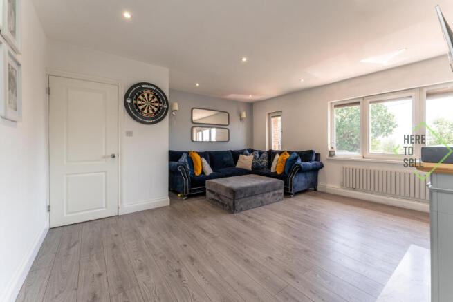 Chelmsford Avenue Romford RM5-27