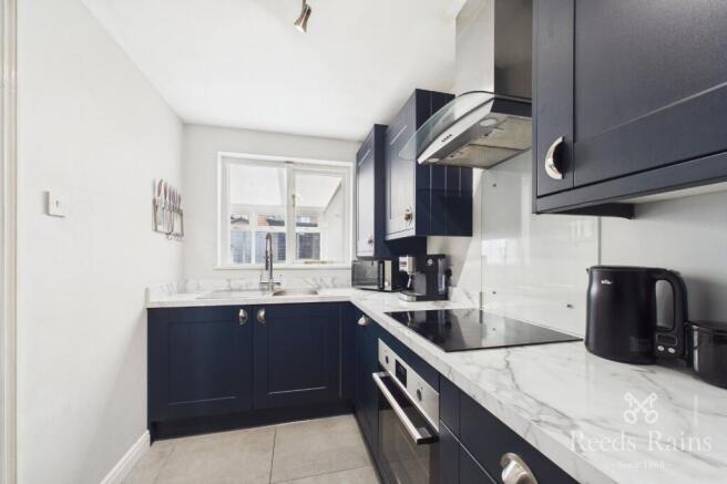 3 bed Semi-Detached for sale Image 6