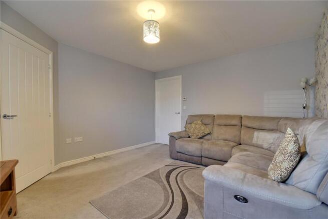 3 bed Semi-Detached for sale Image 10