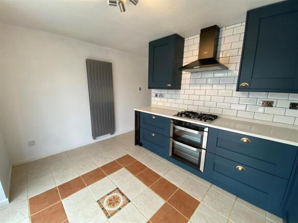 98 Murlande Way - kitchen.jpg