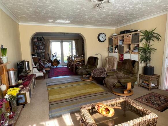 Lounge/Dining Room