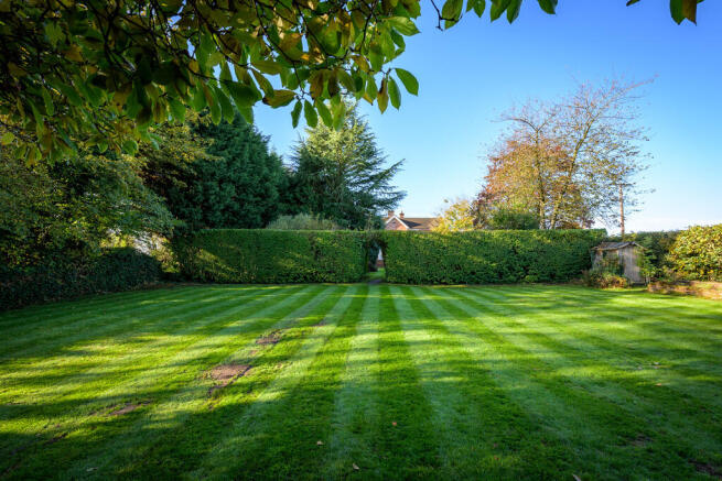 Lawned Gardens 