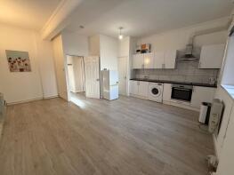 83, Hurst Grove, Bedford MK40 4HY