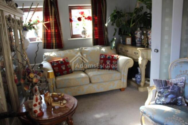 4 bed Detached for sale Image 5
