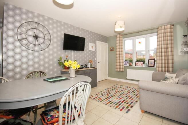 Living Dining Area