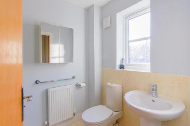 EVIRDTNARRUCKCALB20 - Ensuite C.jpg