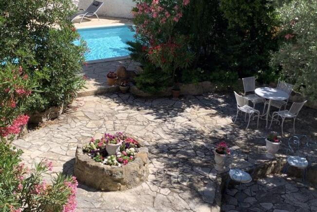 Photo 3