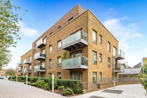 Bath House Court, Smithfield Square, Hornsey, n8