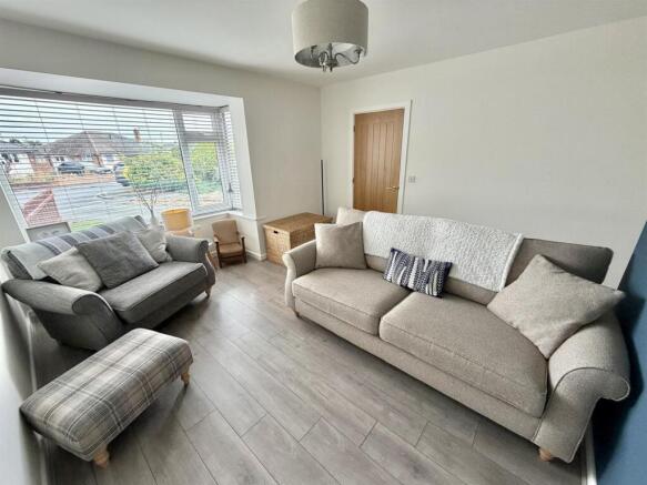 Bramleys Estate Agents - Robin Royd Grove - Mirfie
