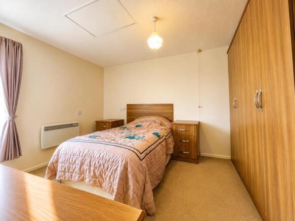 1 bed Flat for sale Image 5