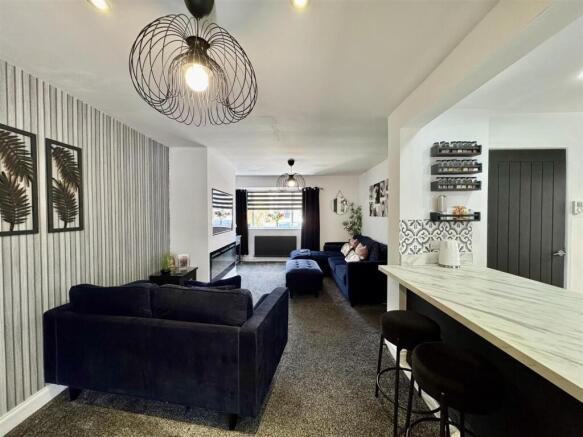 3 bed Semi-Detached for sale Image 9