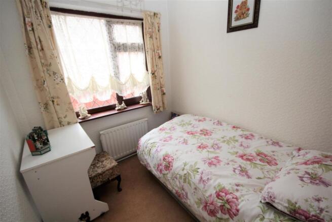 bedroom 3.JPG