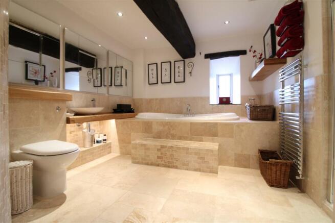 Family Bathroom.jpg