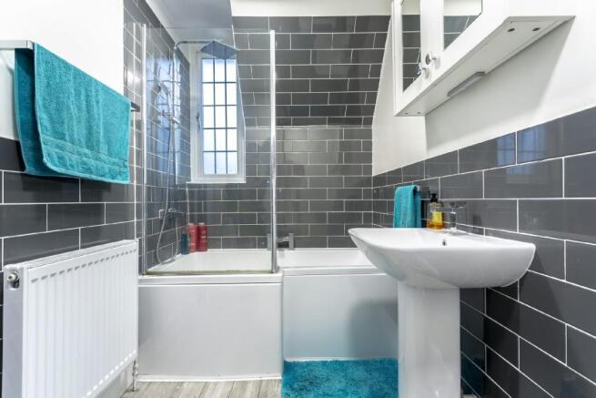 2nd Photo of Bathroo