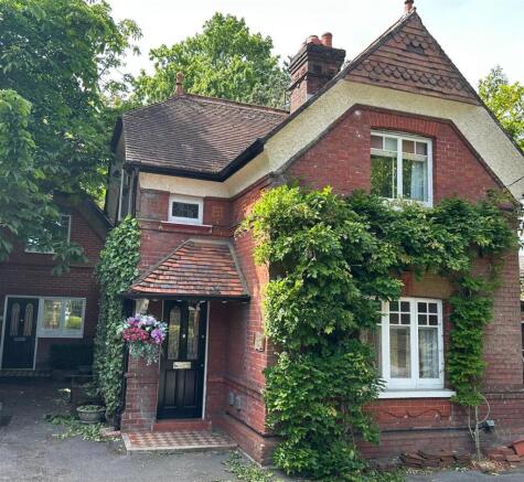 MAIN COTTAGE FRONT