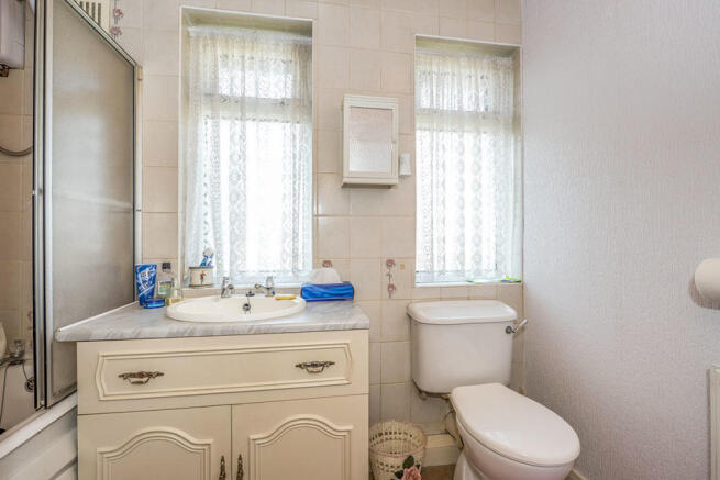 Bathroom / WC