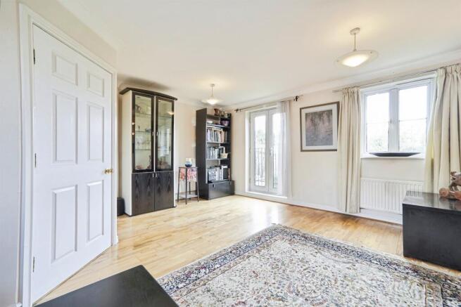4 bed Detached for sale Image 7
