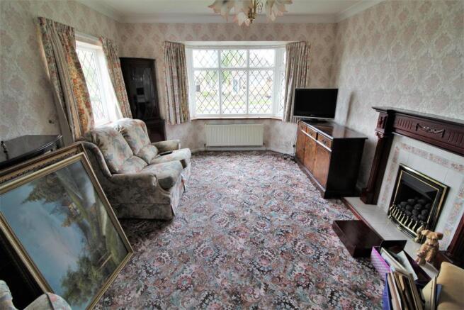 LOUNGE/BEDROOM THREE