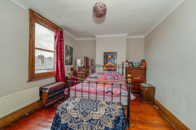 5 bed Terraced for sale Image 8