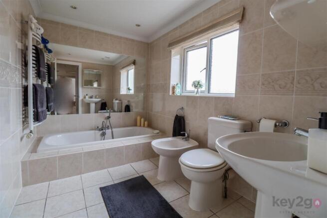 3 bed Detached for sale Image 6